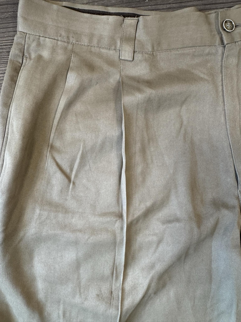 Tommy Bahama Shorts Mens 36 Beige 100% Silk Pleated Chino Casual Summer - Picture 3 of 7